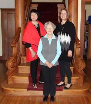 “BLACK AND WHITE (With a Pop of Color)” is the theme of this year’s spring fashion show hosted by The Kloz Klozet and Cleea’s At Home Market to benefit the Friends of the Garnett Library. The event will take place 11:30 a.m. to 1:30 p.m. April 22 at the West Plains Country Club. Florence James, top left, owner of The Kloz Klozet; Paige Ferguson, top right, of Cleea’s At Home Market; and Carolyn Brill, bottom center, Friends publicity chair, invite everyone to attend. (Missouri State-West Plains Photo)